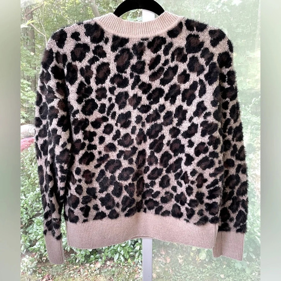 Ann Taylor LP women’s heavy furry cheetah print pullover Shoulder Button design. - Picture 6 of 7